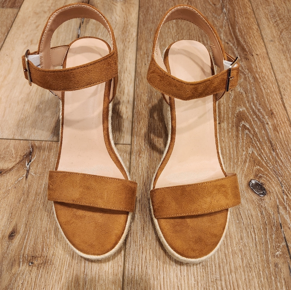 New platform sandals - Picture 2 of 6